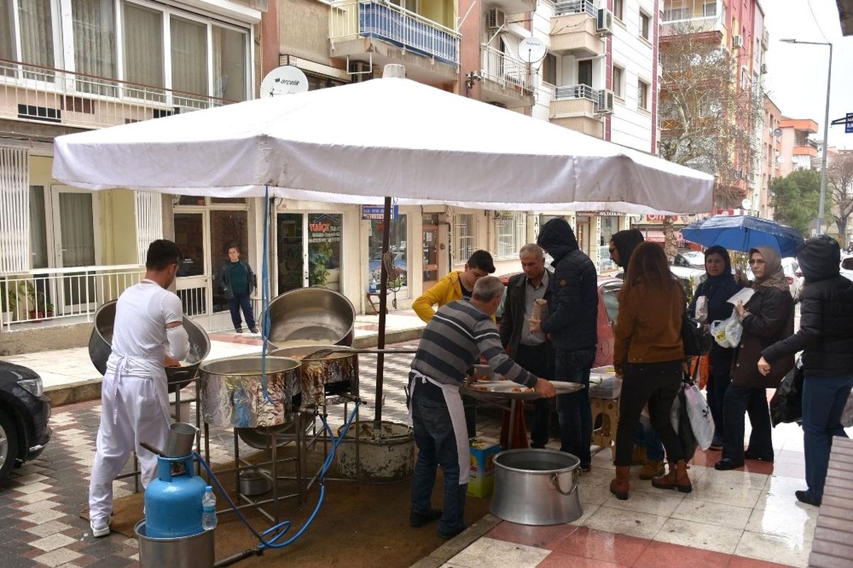 Şehzadeler Esnafından \'Evet\'e Lokmalı Destek