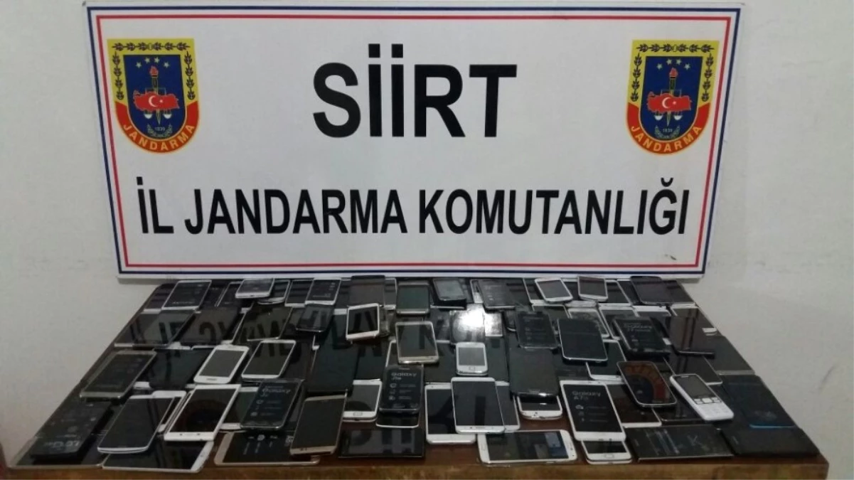 Siirt\'te 117 Adet Kaçak Telefon Ele Geçirildi