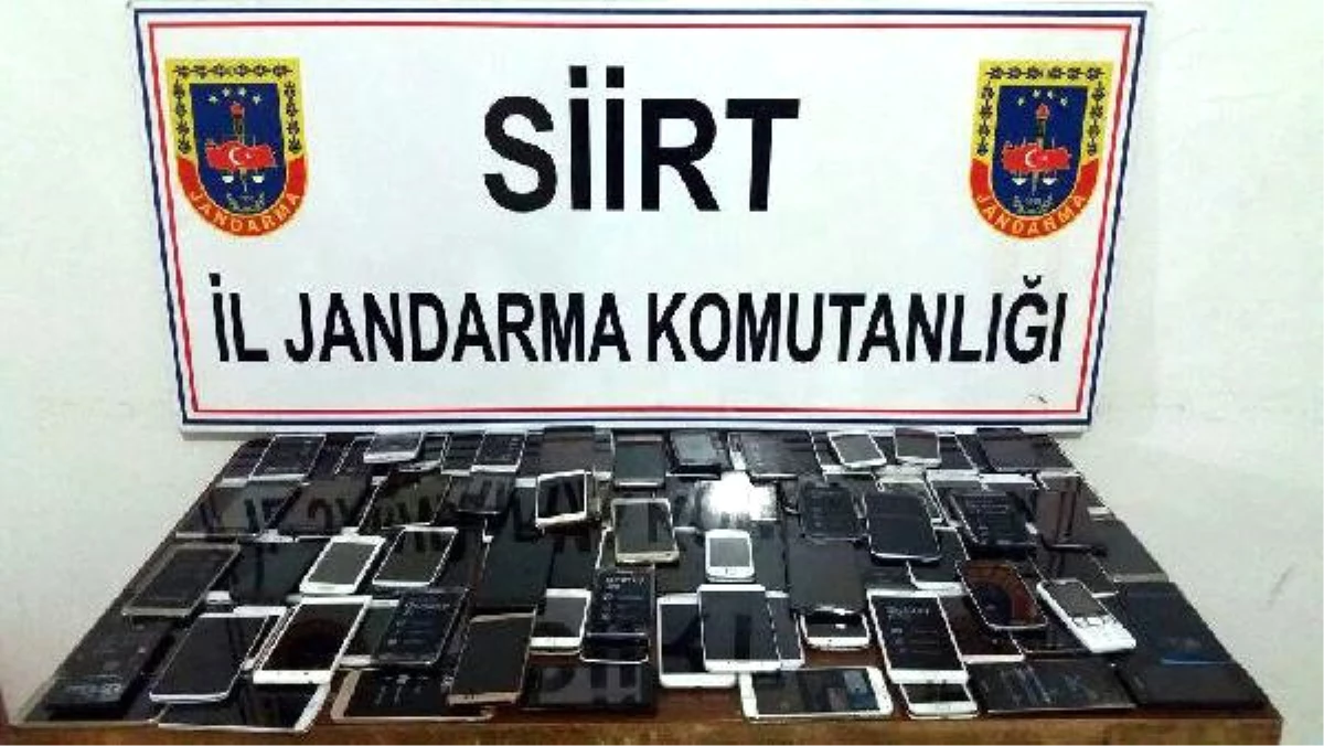 Siirt\'te 117 Kaçak Cep Telefonu Ele Geçirildi