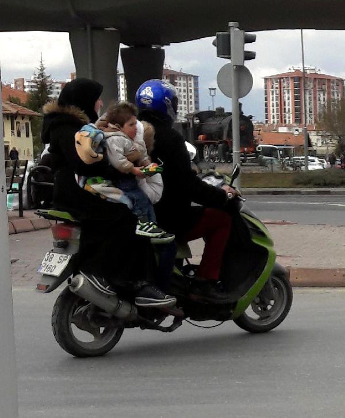 Suriyeli Ailenin Tehlikeli Yolculuğu