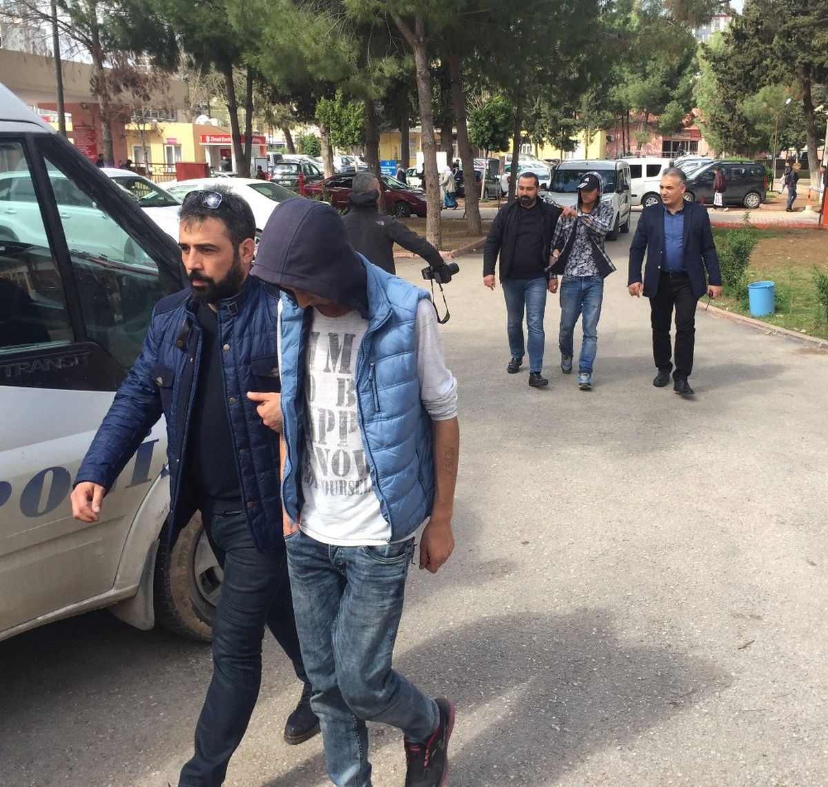 Tabanca Görünümlü Çakmakla Taksiciyi Gasp Eden 2 Kişi Adliyeye Sevk Edildi