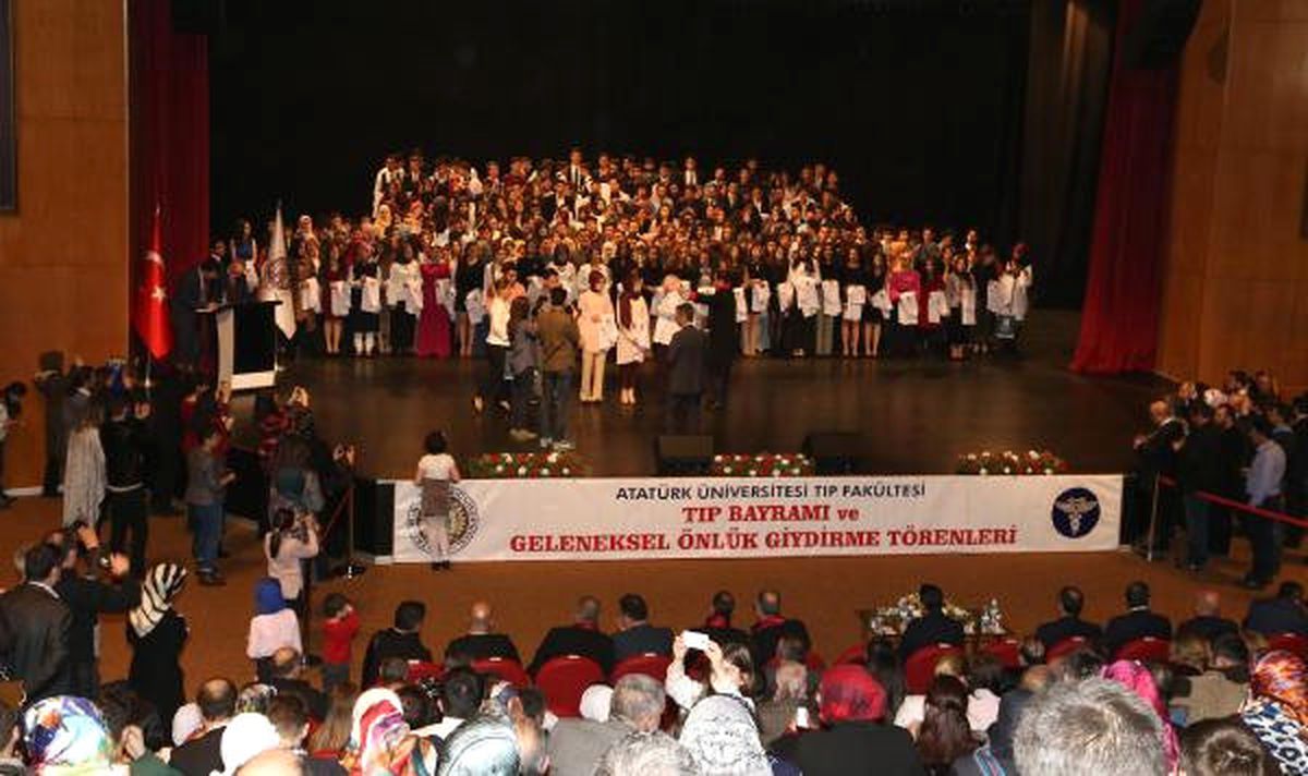 Tıp Öğrencilerinin Beyaz Önlük Heyecanı