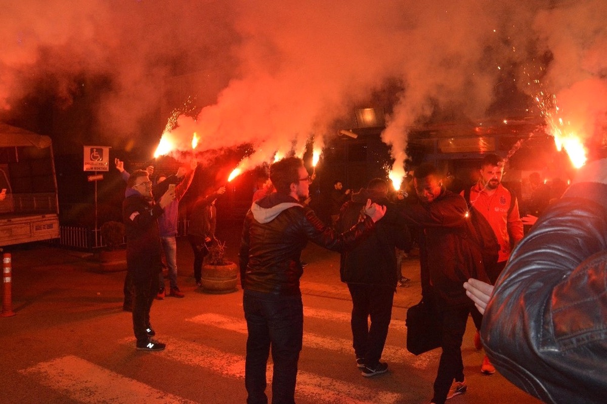 Trabzonspor\'a Coşkulu Karşılama