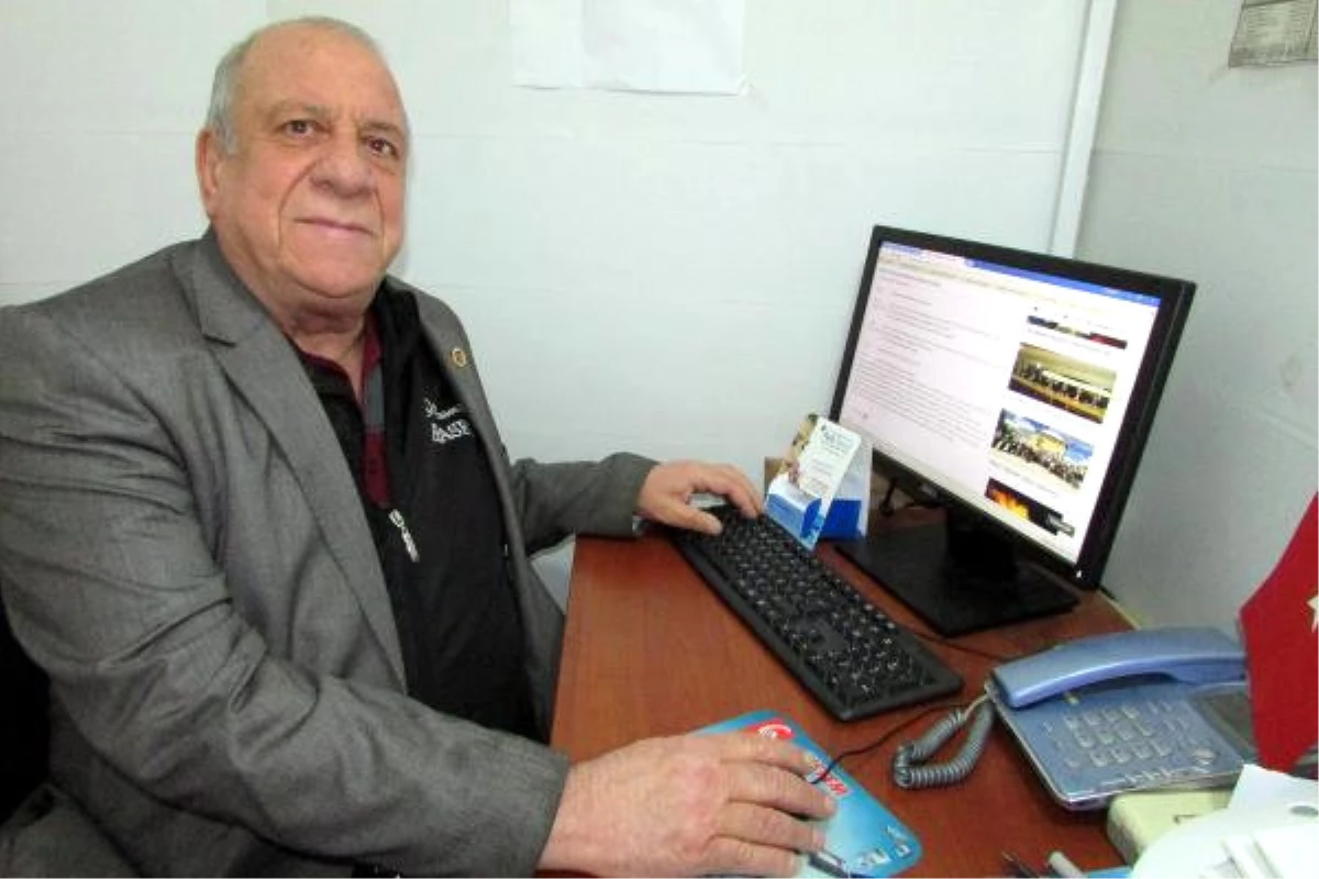 66 Yaşındaki Muhtar Bilgisayar Öğrendi