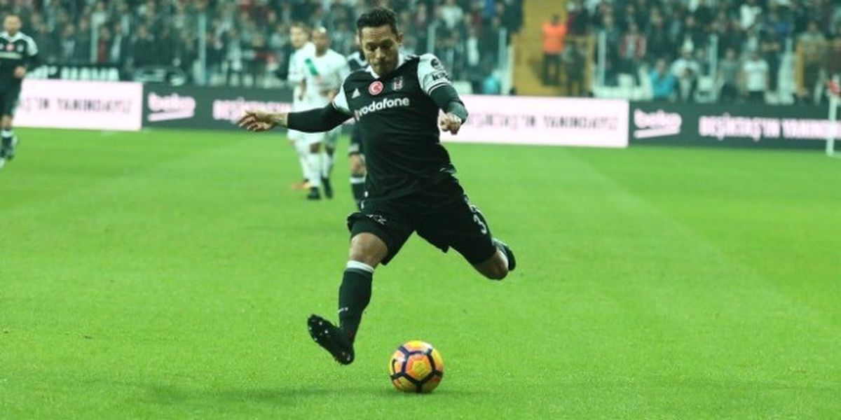 Adriano: Herkes Sahada Yüzde Yüzünü Verirse Başarı Gelir