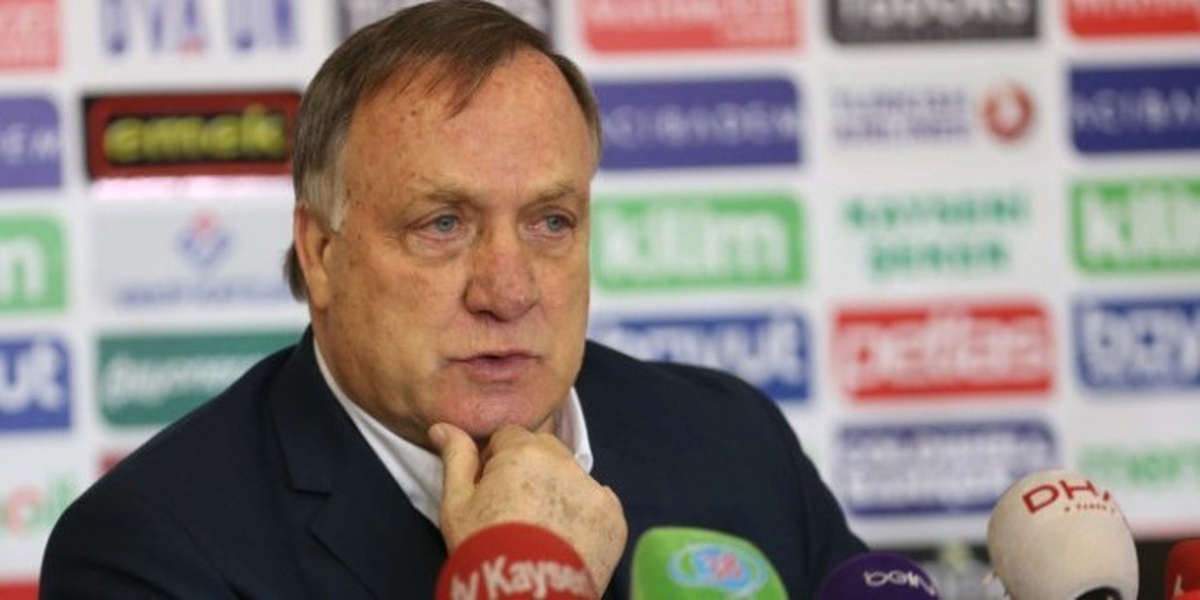Advocaat\'ın Planlarını Bozan Futbolcu
