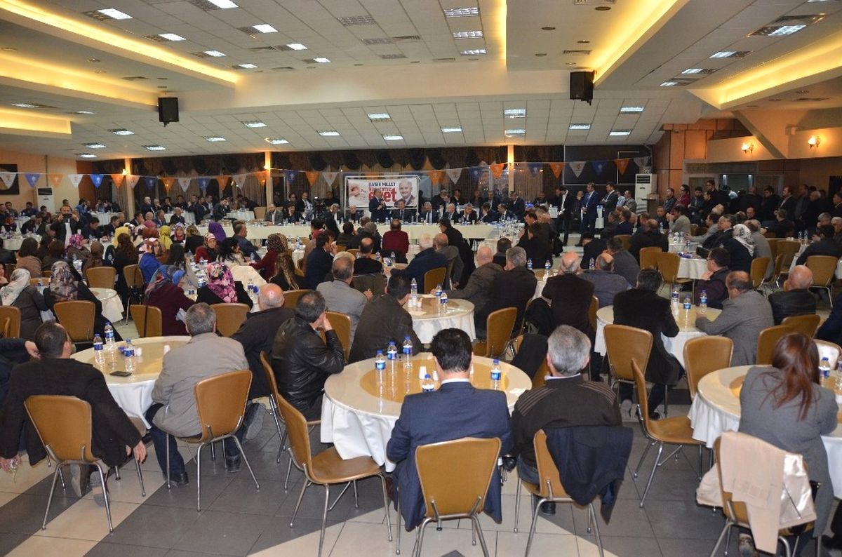 AK Parti Birlik ve Beraberlik Yemeğinde Bir Araya Geldi