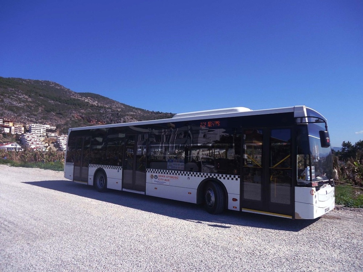 Alanya Polisler Tebdil-i Kıyafetle Otobüsleri Denetledi