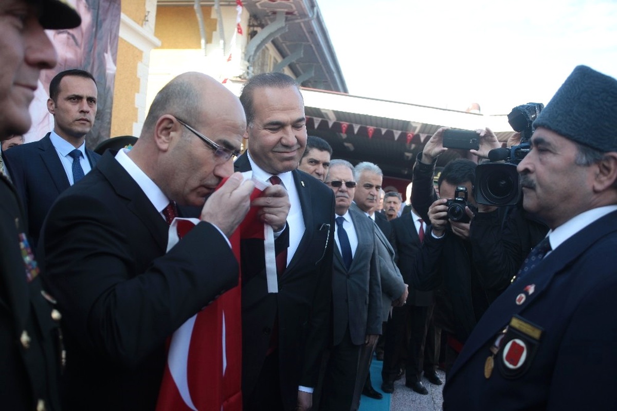 Atatürk\'ün Adana\'ya Gelişi Canlandırıldı