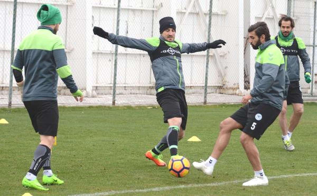 Atiker Konyaspor, Fenerbahçe Hazırlıklarını Sürdürüyor