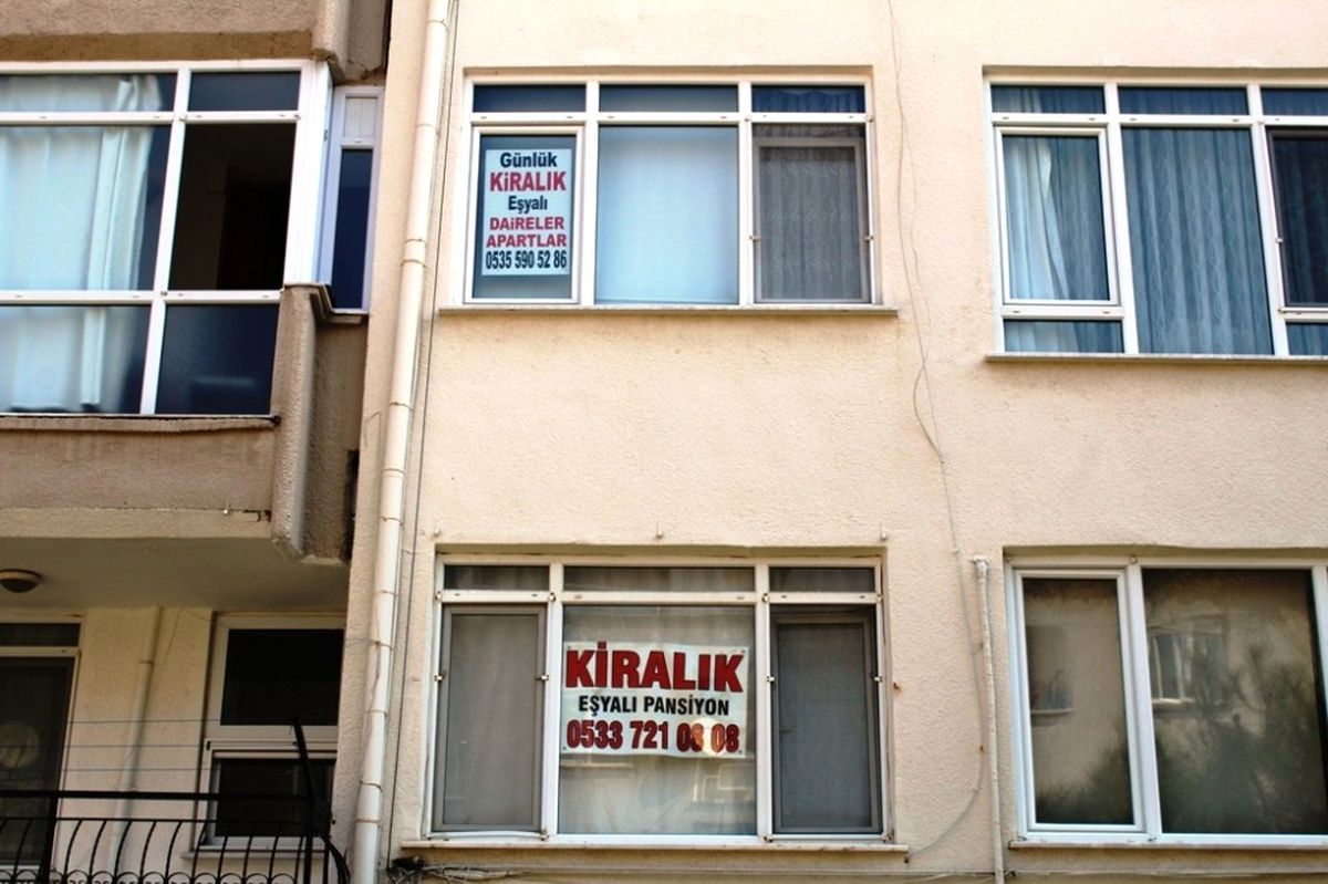 Ayvalık\'ta Jandarma Kayıt Altında Olmayan Günlük Kiralık Dairelere Cezai İşlem Uyguluyor