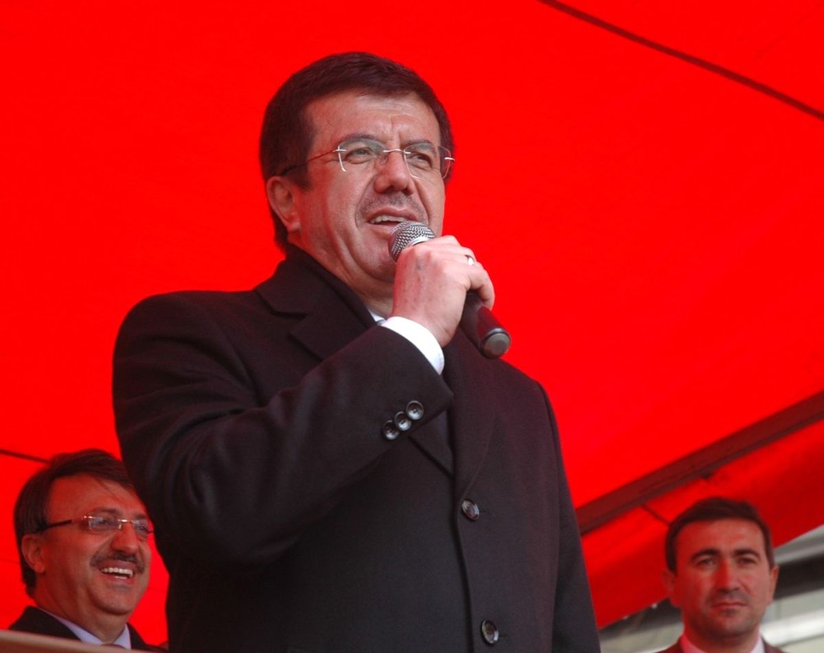Bakanlar Van\'da AK Parti Seçim Bürosu Açılışına Katıldı