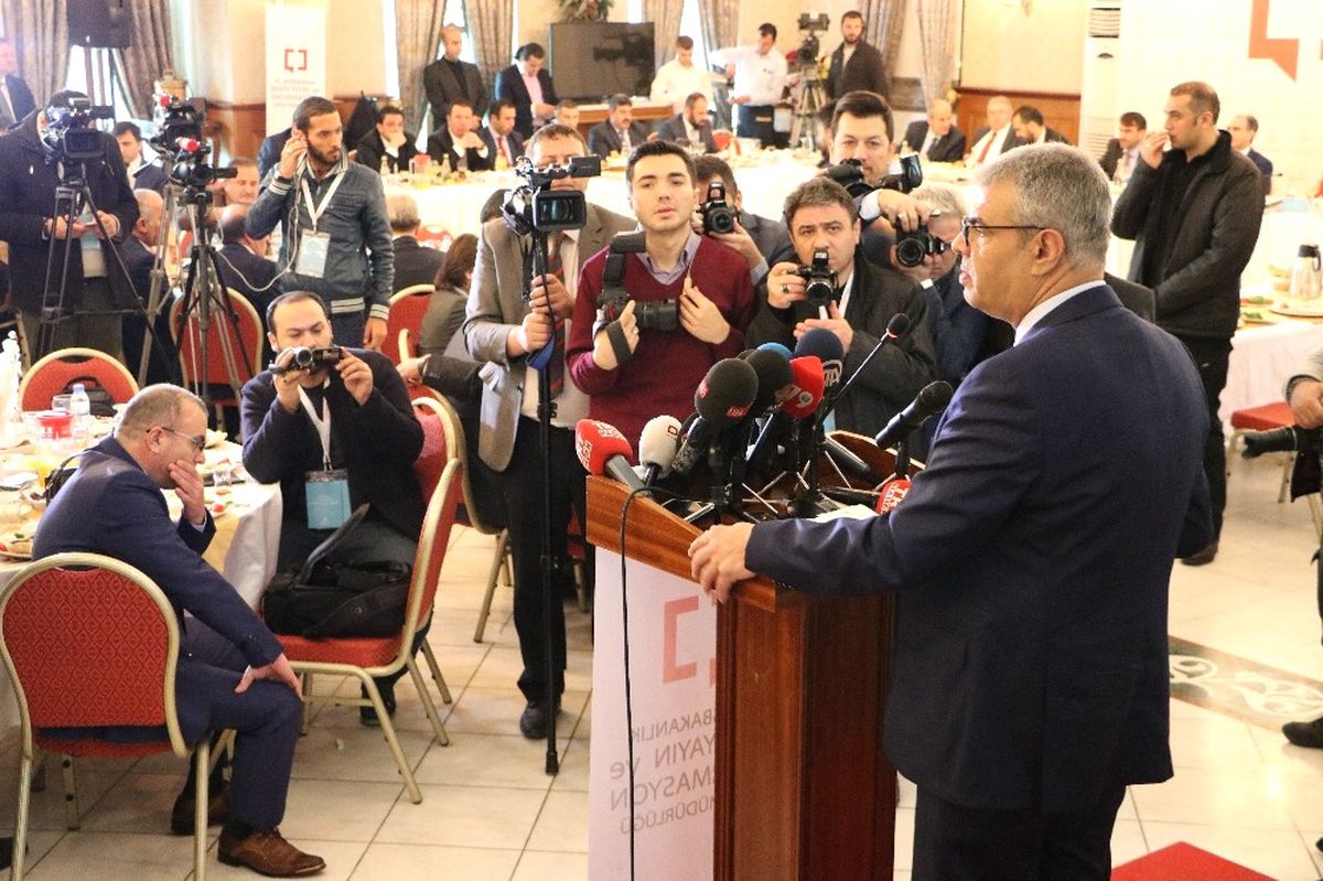 Başbakan Yardımcısı Kaynak: "Avrupa İslam Düşmanlığında Başı Çekmektedir"