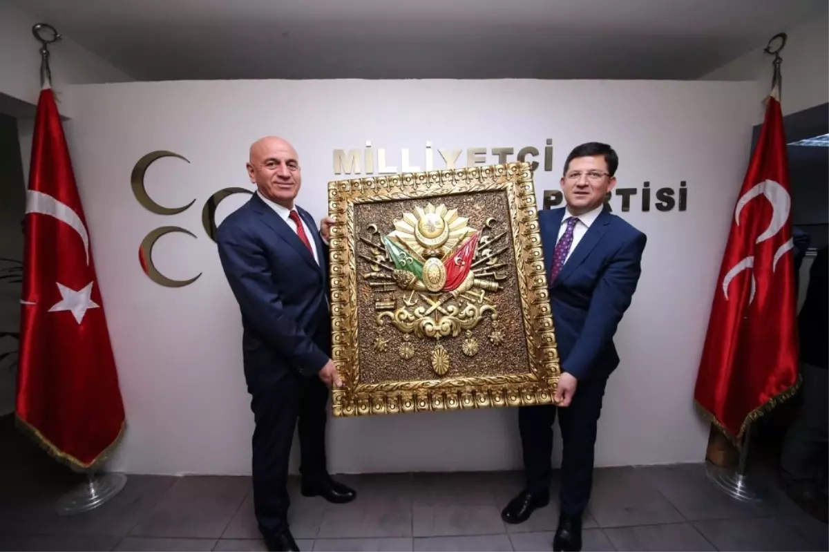 Başkan Subaşıoğlu\'nden MHP İl Yönetimine Osmanlı Arması Hediyesi