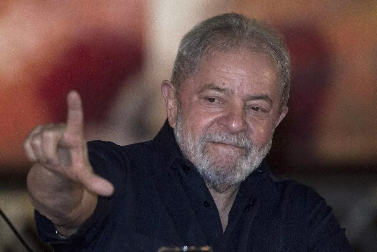 Brezilya\'nın Eski Lideri Lula da Silva Hakim Karşısında