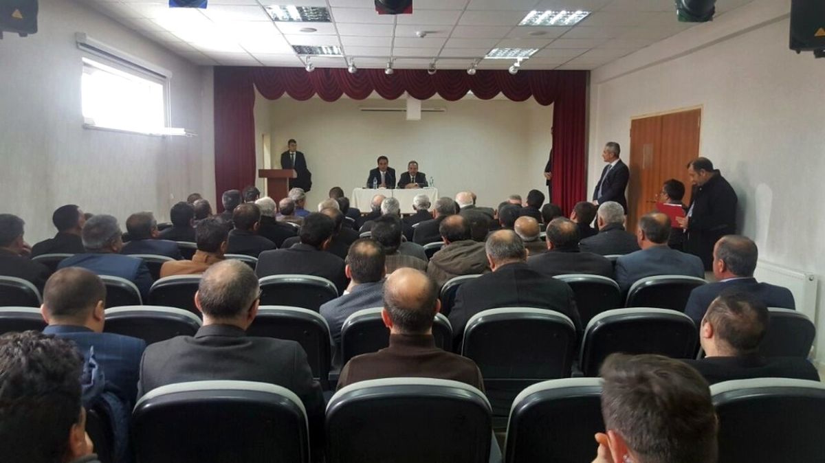 Çaldıran\'da Muhtarlar Toplantısı
