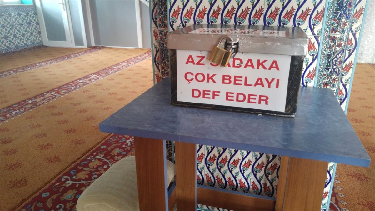 Camiden Hırsızlık Güvenlik Kamerasında