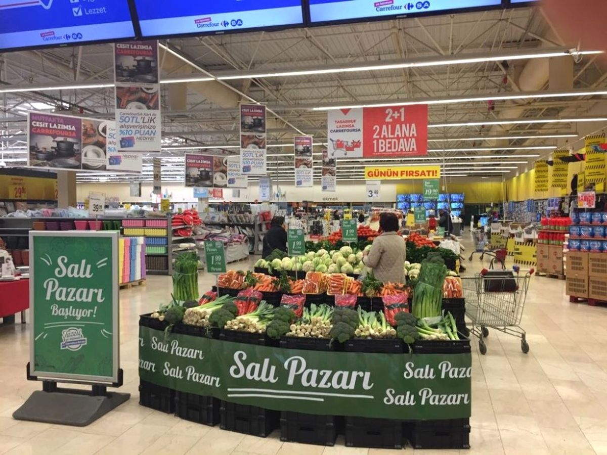 Carrefoursa \'Salı Pazarı\' ile Semt Pazarlarını Hipermarketlerine Taşıdı