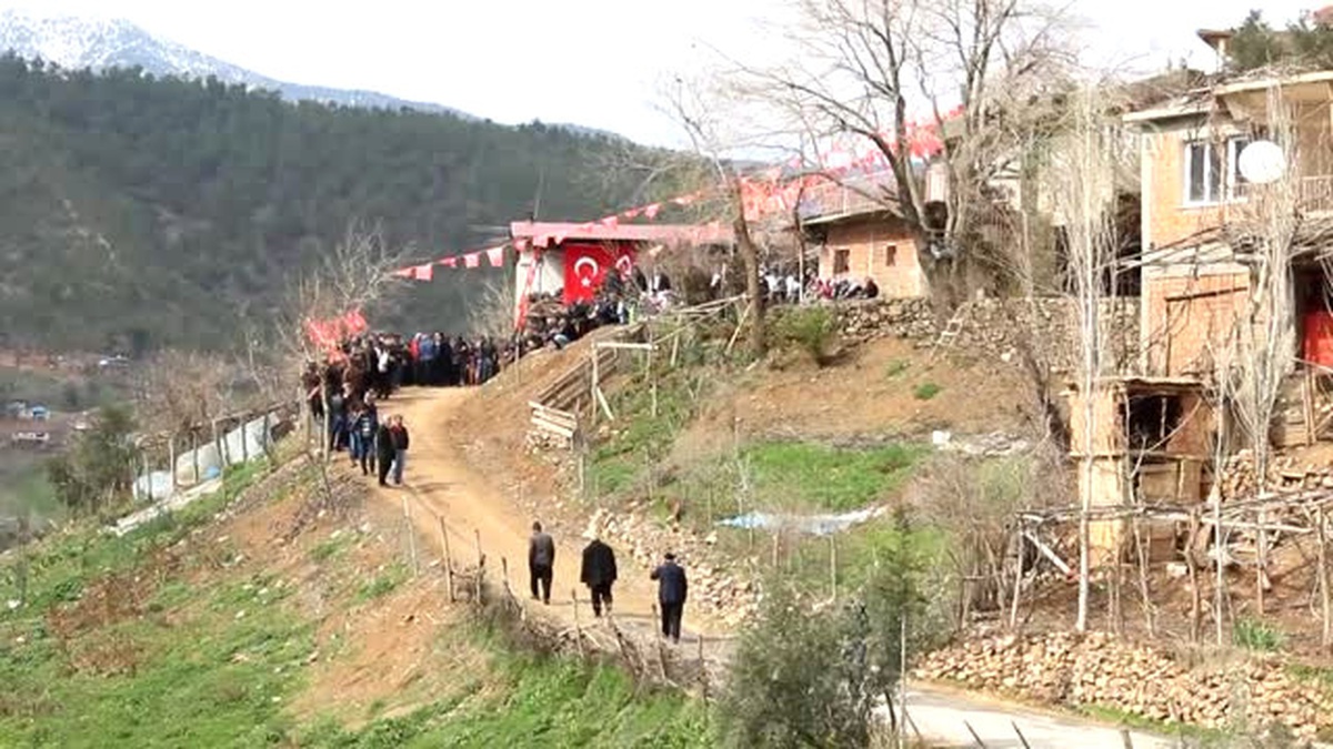 Dha Yurt - Mardin- Diyarbakır Yolunda PKK\'dan Bombalı Tuzak; 2 Şehit (3)