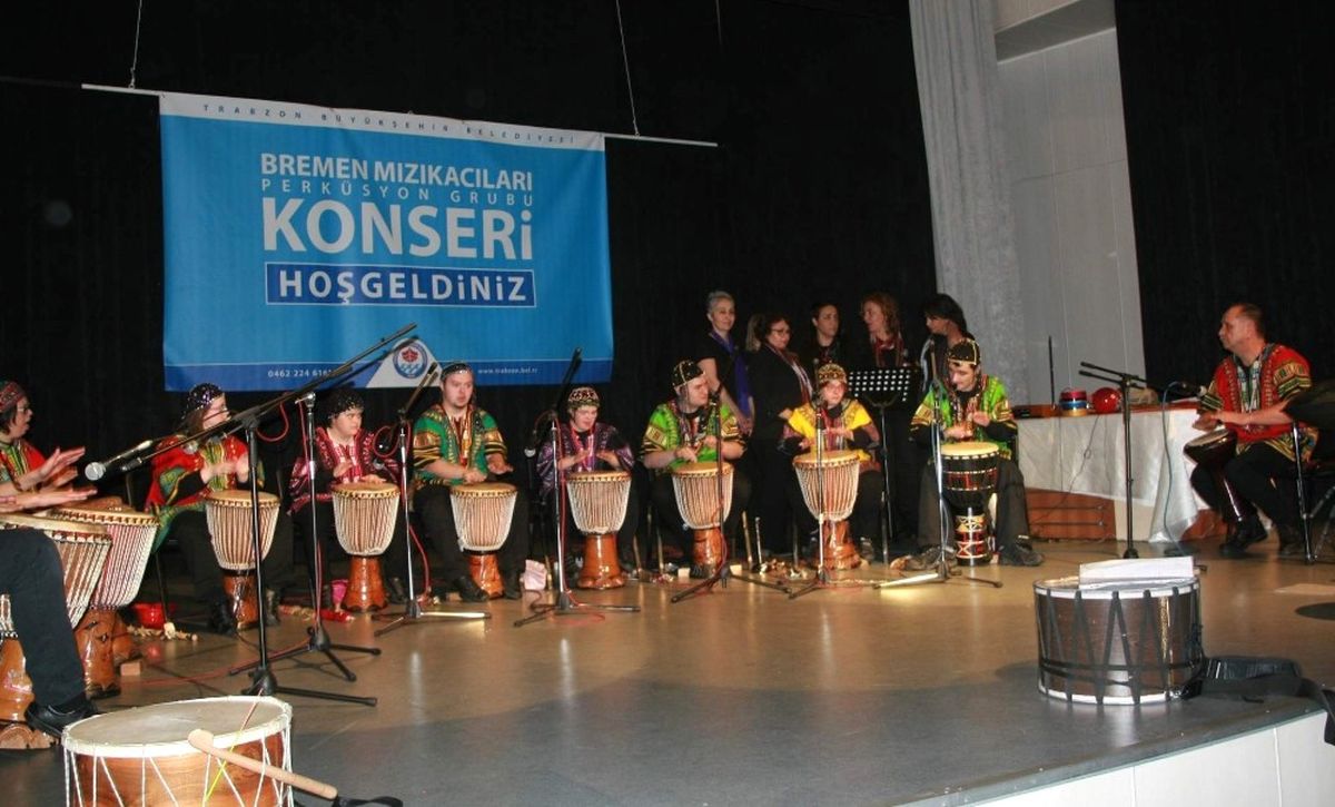 Down Sendromlu ve Otizmli Gençlerden Muhteşem Konser