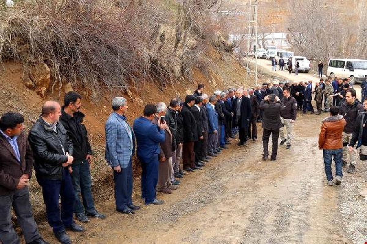 Durankayalılar, Vali Toprak\'ı Türk Bayraklarıyla Karşıladı