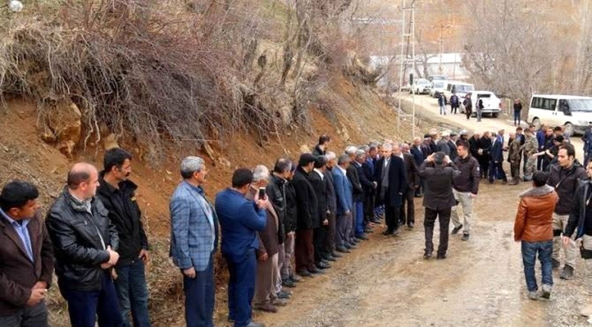 Durankayalılar, Vali Toprak\'ı Türk Bayraklarıyla Karşıladı