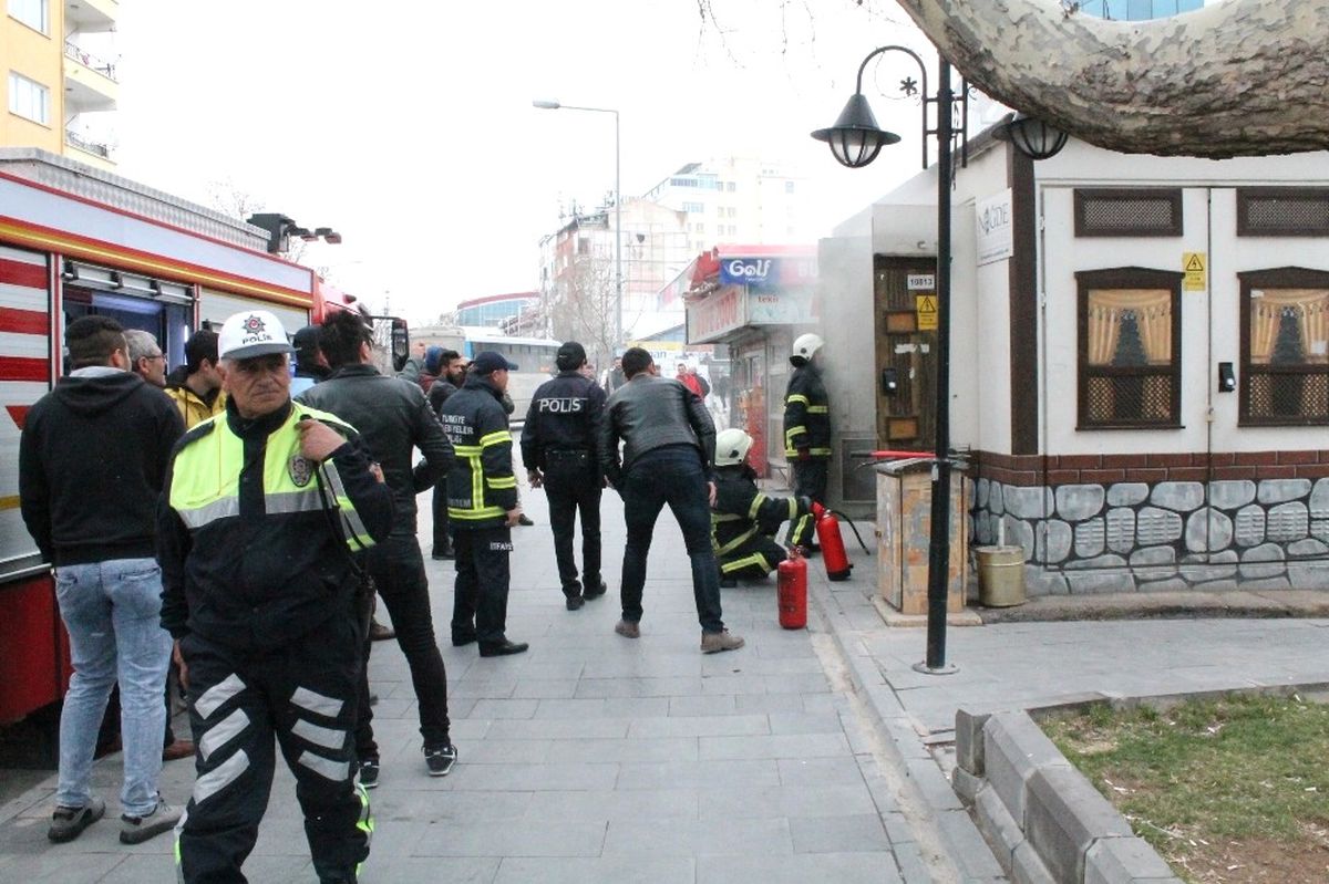 Elektrik Trafosu Patladı, Panik Yaşandı