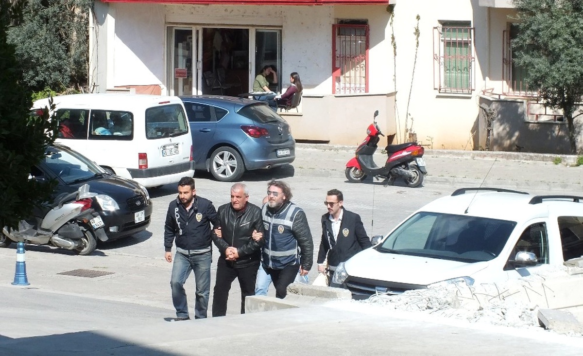 Fet/\'pdy\'den Gözlatına Alınan İşadamı Mahkemeye Çıkarıldı