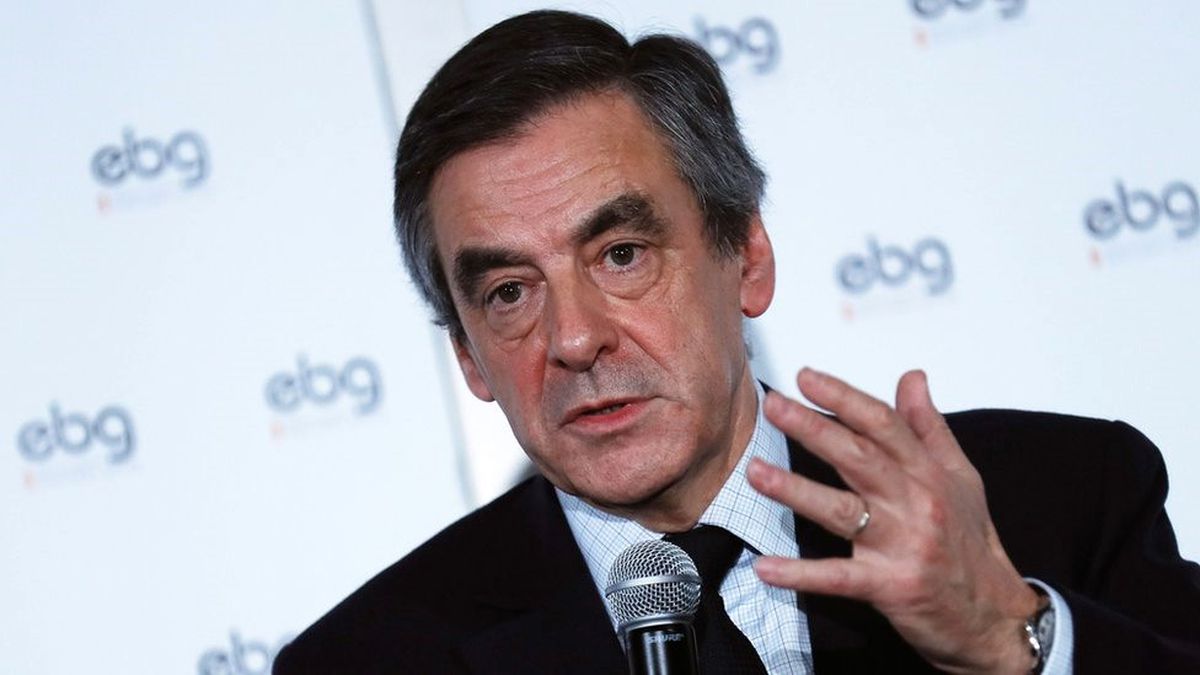 Fransa\'da Merkez Sağın Cumhurbaşkanı Adayı Fillon\'a Adli Soruşturma