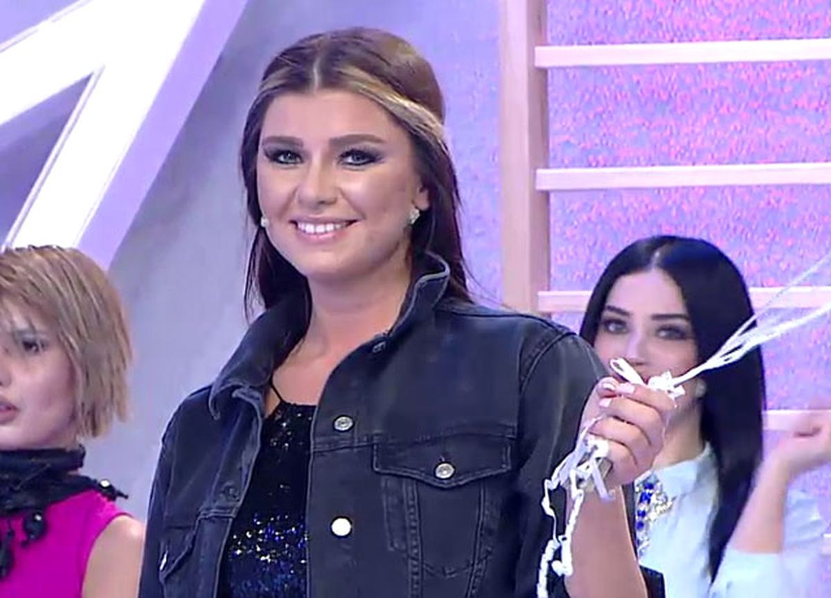 Gizem Ay\'dan Sevgilisine Evlilik Teklifi!