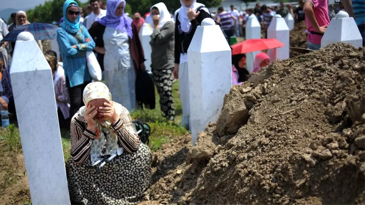 Hollanda, Srebrenitsa Soykırımınındaki Suçlarını Çabuk Unuttu