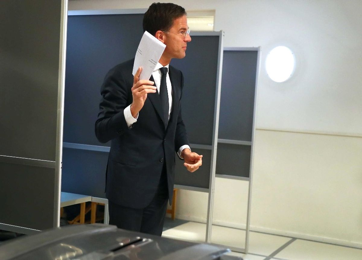 Hollanda Sandık Çıkış Anketinde Başbakan Rutte Önde