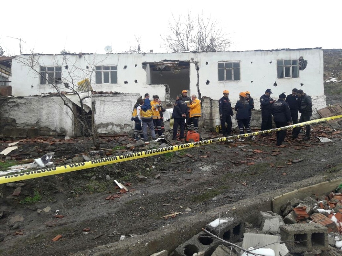Hurda Toplarken Göçük Altında Kaldılar: 1 Ölü, 2 Yaralı