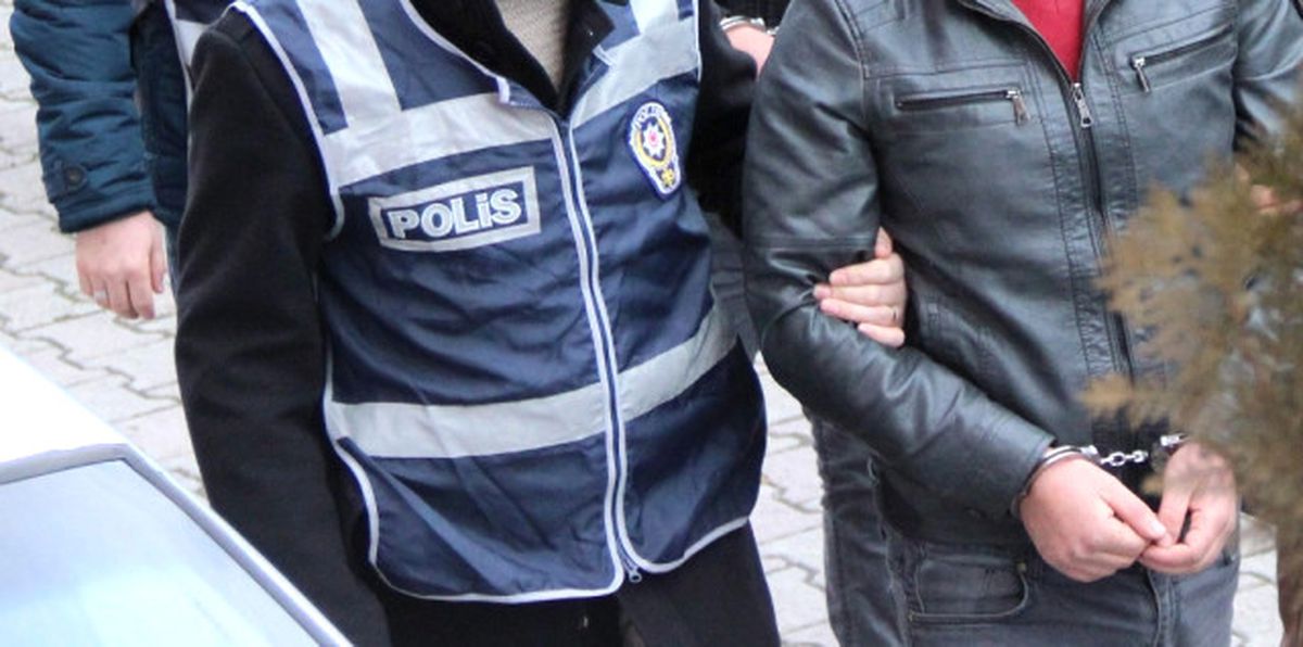 İzmir\'de Aranan 325 Kişi Yakalandı