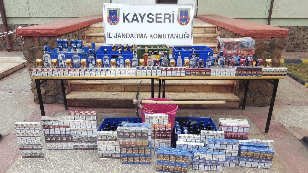 Marketlerden Sigara ve Alkol Çalan 3 Kişi Yakalandı