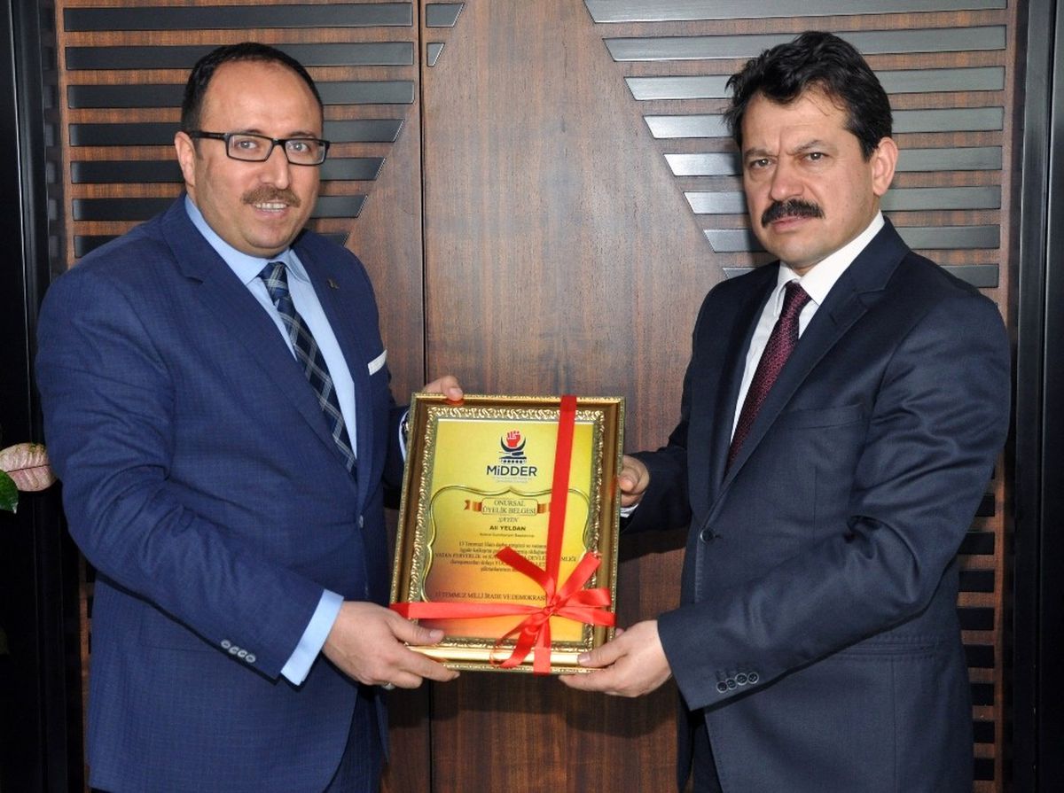 Milli İrade Derneği\'nden Başsavcı Yeldan\'a Onursal Üyelik