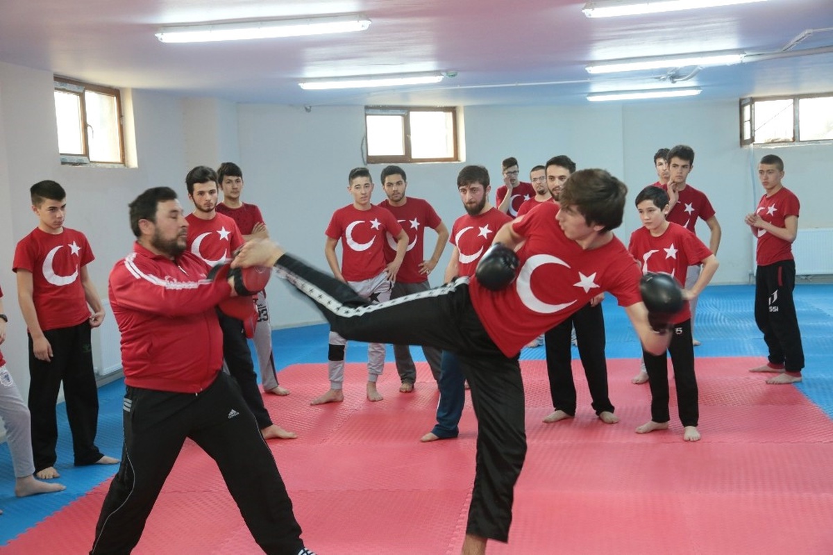 Ordu\'da Kur\'an Kursu Öğrencilerine Spor Salonu