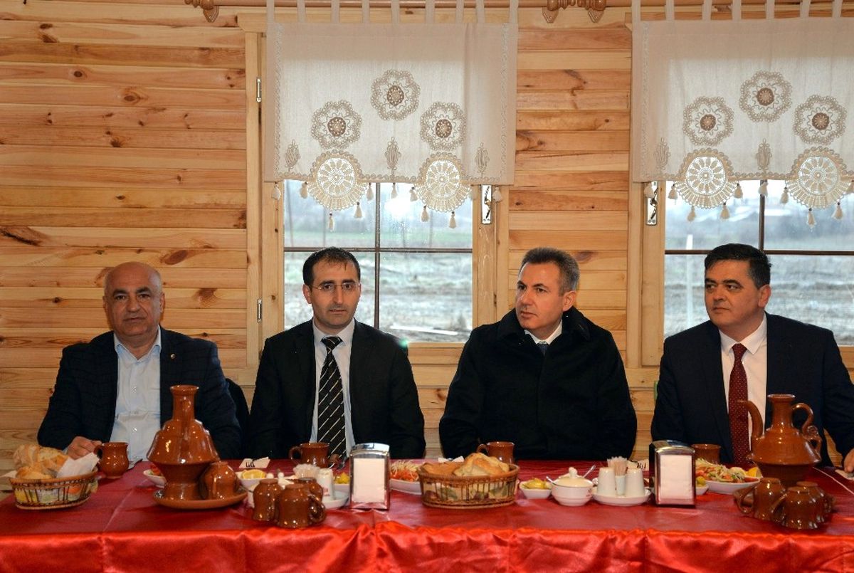 Pazaryeri\'nde Hayvancılar Bir Araya Geldi