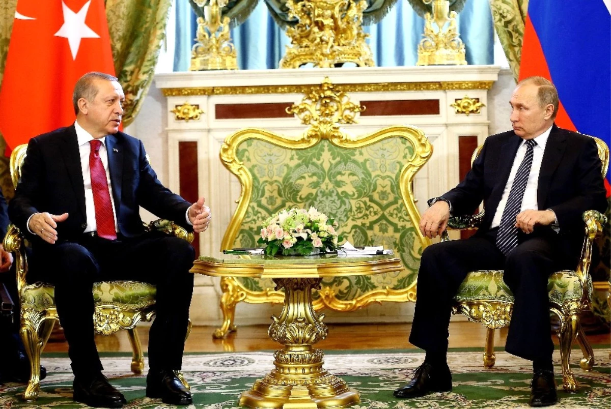 Putin ve Erdoğan S-400 Sistemlerinin Satışı Konusunu Görüştü