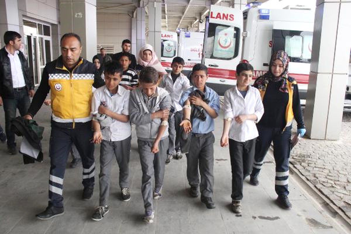 Şanlıurfa\'da, 26 Öğrenci Pastadan Zehirlendi