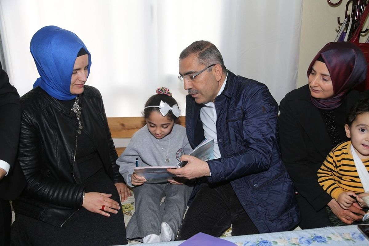 Seher\'in Okuma Azmine Başkan Çelikcan Desteği