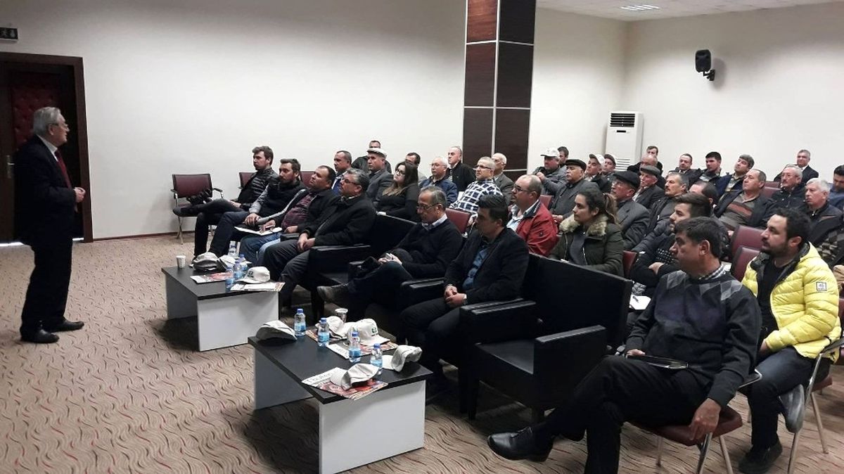Söke\'de Üreticilere Pamukta Doğru Gübreleme Anlatıldı