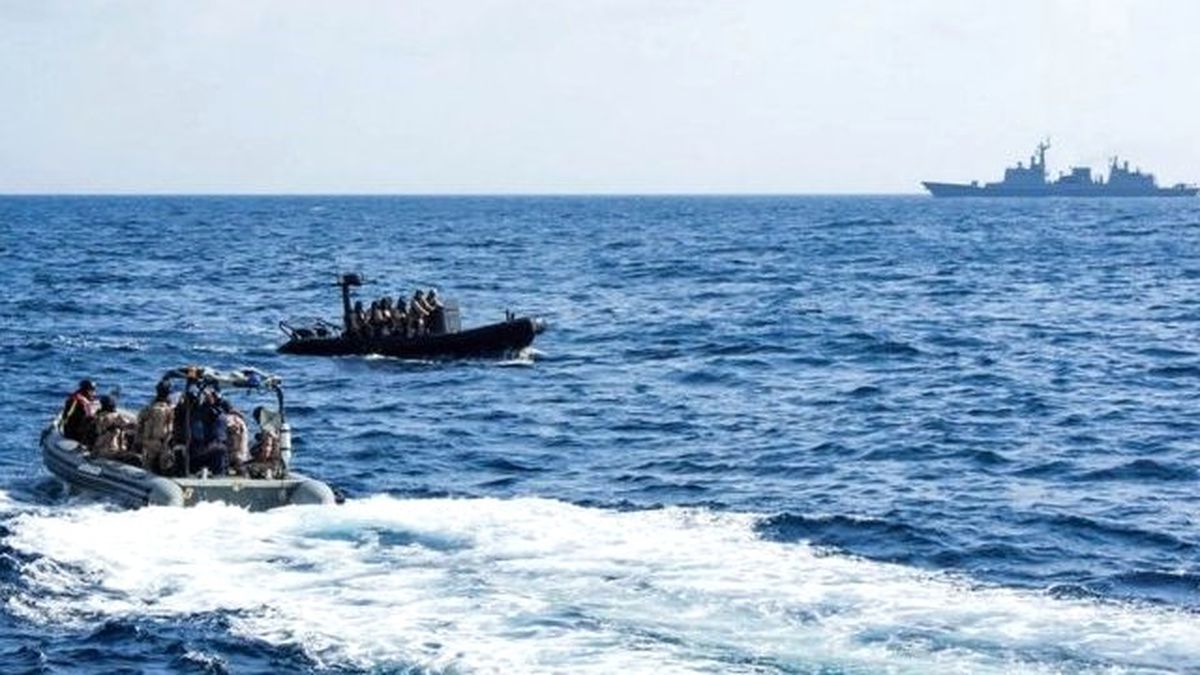 Somali Açıklarında Ticari Yük Gemisi Kaçırıldı