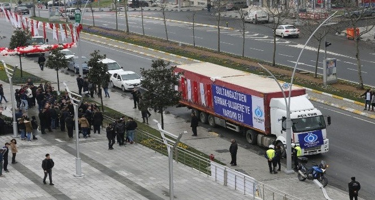 Sultangazi Belediyesi\'nden Şırnak Uludere\'ye 2 Tır Dolusu Yardım