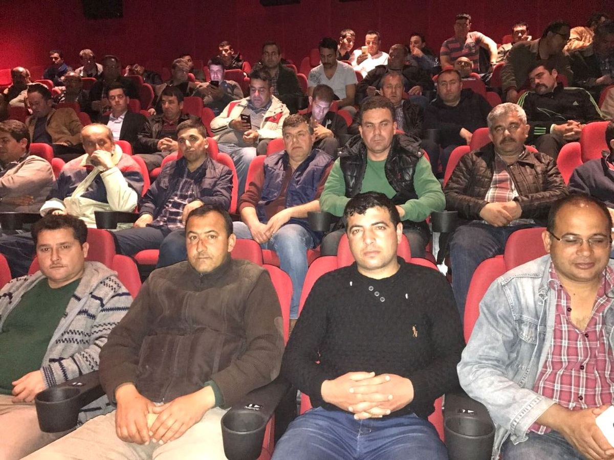 Temizlik İşçilerinin Sinema Keyfi