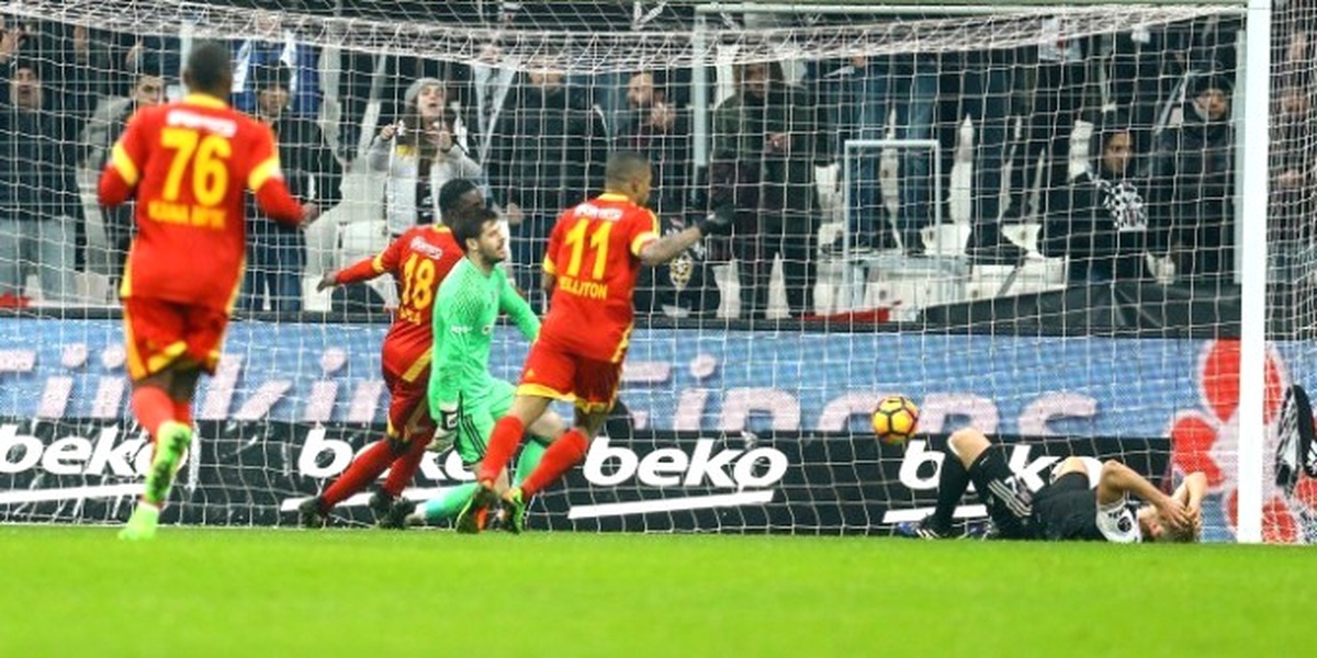 Umut Bulut: " Gaziantepspor\'u Yenip Rahat Bir Sezon Geçirmek İstiyoruz"