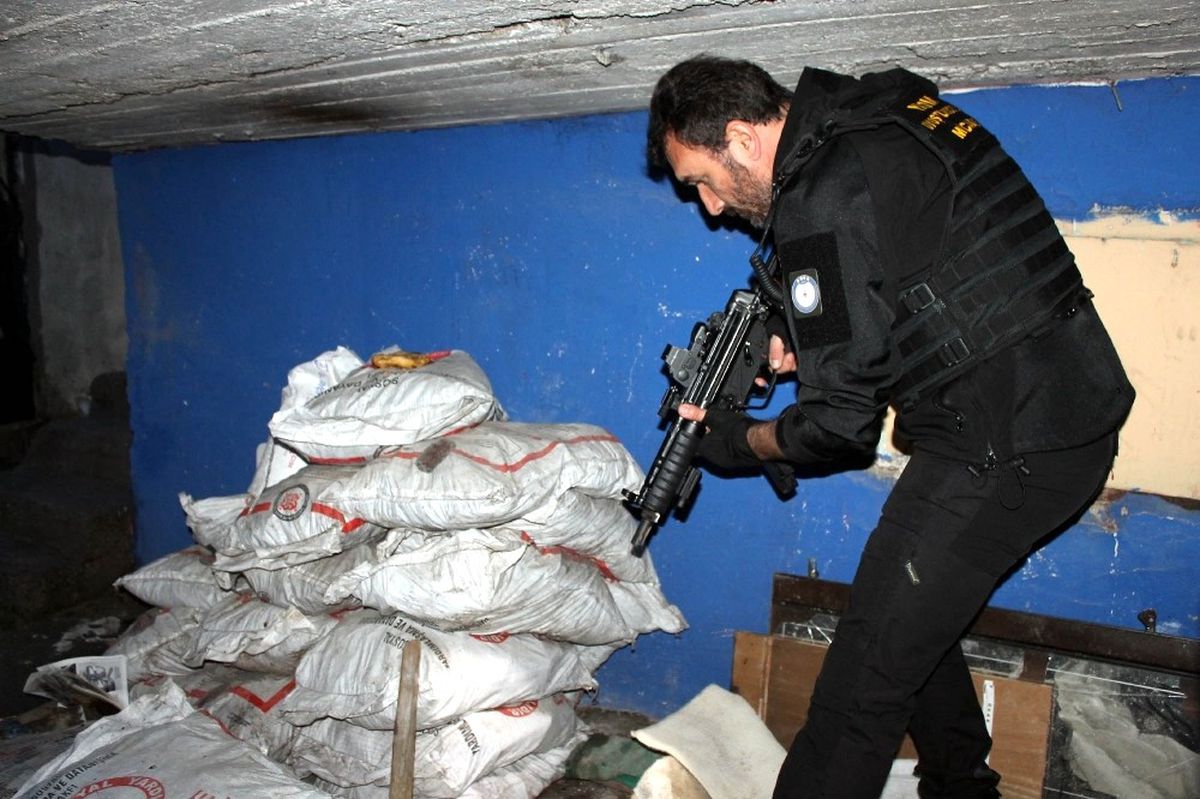 Yalova\'da Şafak Vakti Dev Uyuşturucu Operasyonu