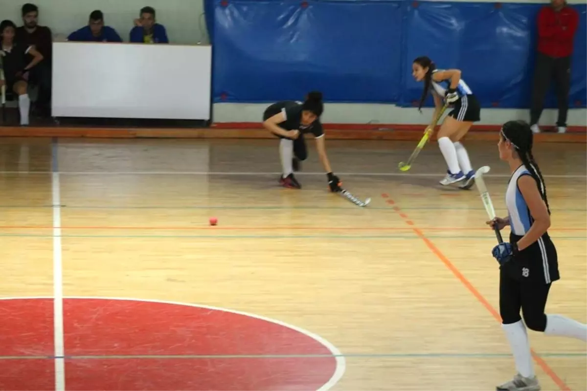 2.lig Salon Hokeyi Müsabakaları Sona Erdi