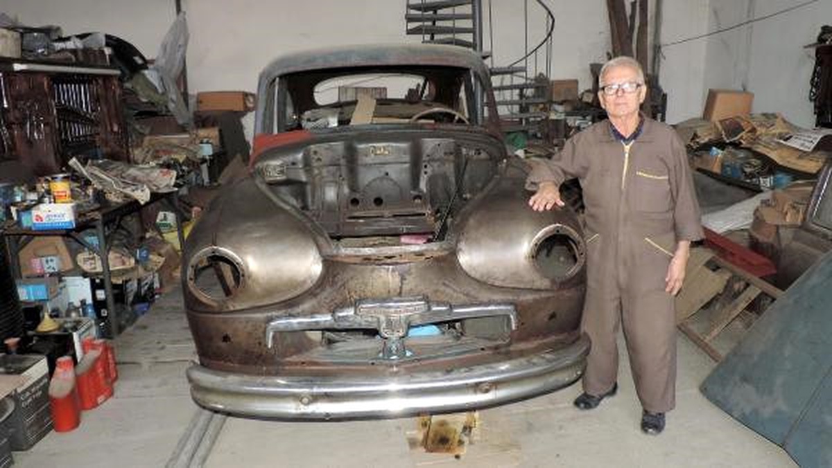 70 Yıllık Usta, Çok Sevdiği Otomobilini Tamir Edemeden Öldü