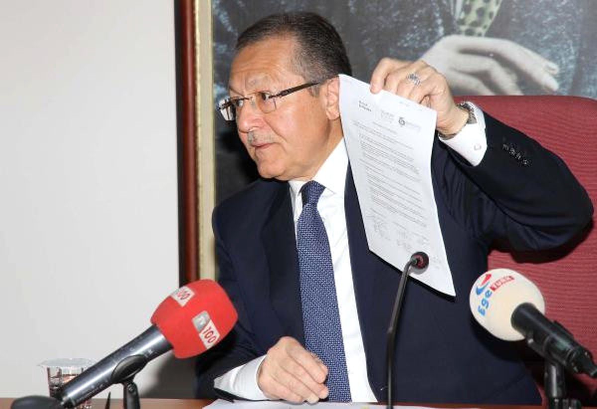 Ak Partili Başkan Uğur, Rotterdam Anlaşmasını Yırtıp Attı